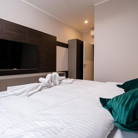 Deluxe Apartments & Rooms Revis Рийека Екстериор снимка