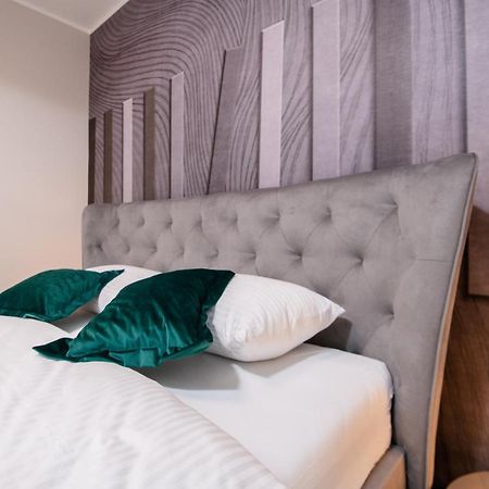 Deluxe Apartments & Rooms Revis Рийека Екстериор снимка