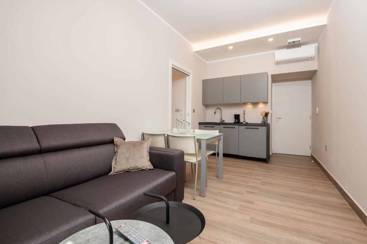 Deluxe Apartments & Rooms Revis Рийека Екстериор снимка