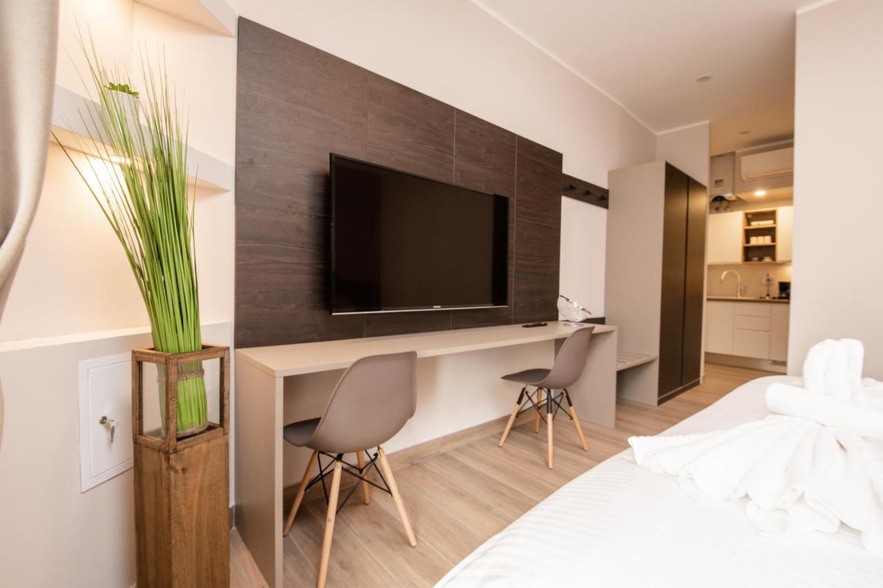 Deluxe Apartments & Rooms Revis Рийека Екстериор снимка