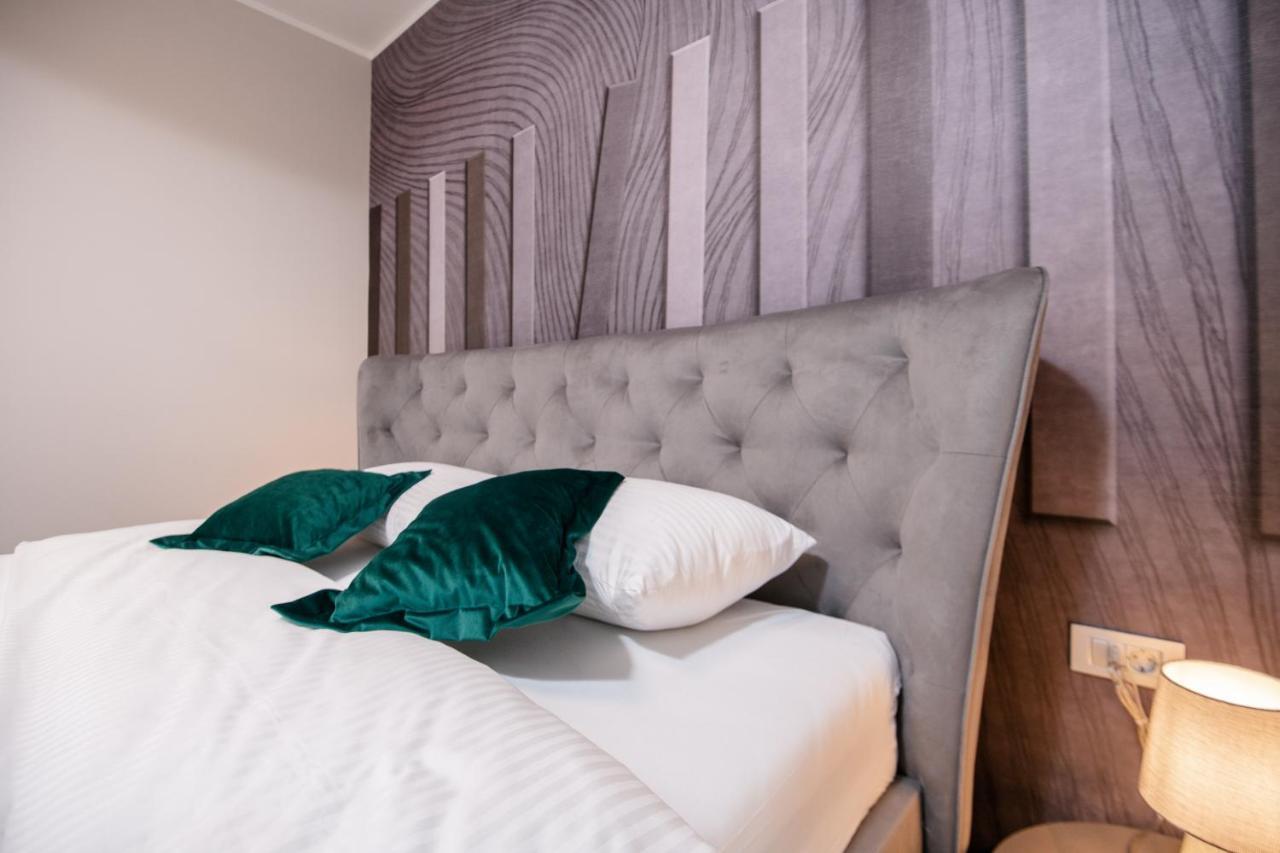Deluxe Apartments & Rooms Revis Рийека Екстериор снимка