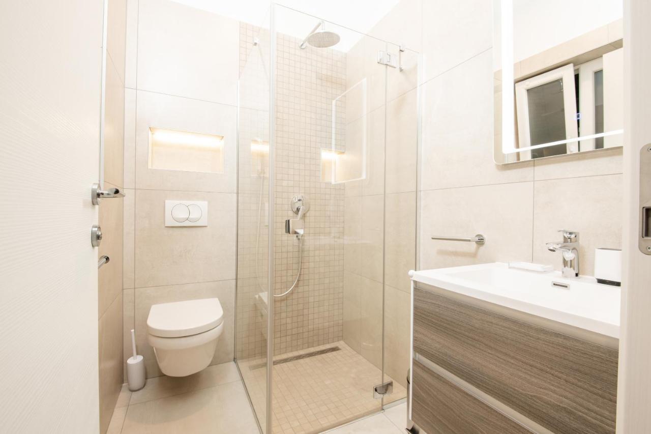 Deluxe Apartments & Rooms Revis Рийека Екстериор снимка