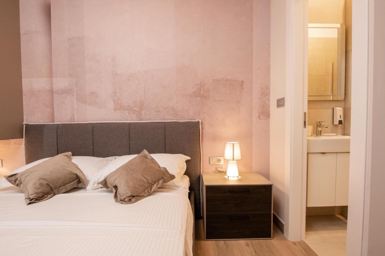 Deluxe Apartments & Rooms Revis Рийека Екстериор снимка