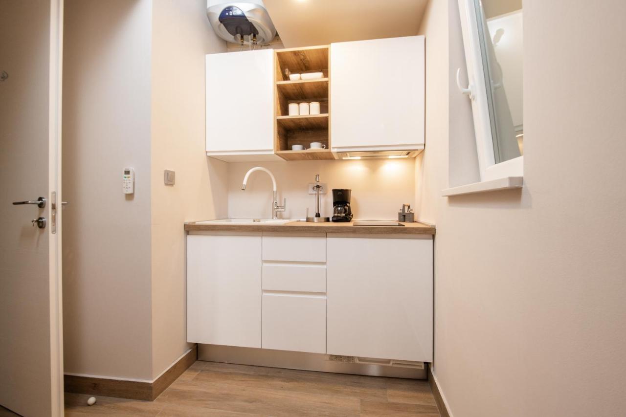 Deluxe Apartments & Rooms Revis Рийека Екстериор снимка